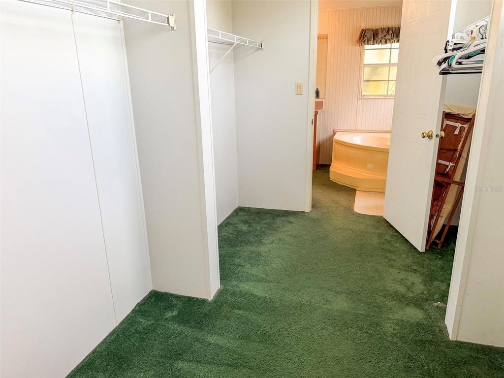 Image 19 of property listing at 16251 SE 161ST COURT, Weirsdale, FL 32195