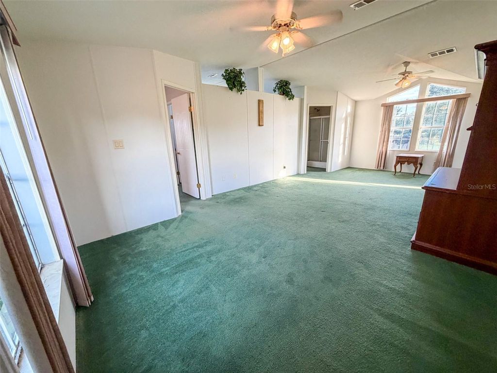 Image 23 of property listing at 16251 SE 161ST COURT, Weirsdale, FL 32195
