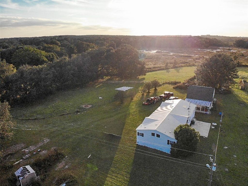 Image 34 of property listing at 16251 SE 161ST COURT, Weirsdale, FL 32195