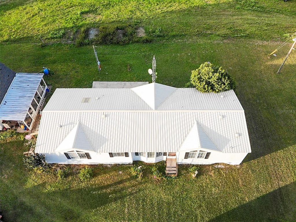 Image 35 of property listing at 16251 SE 161ST COURT, Weirsdale, FL 32195