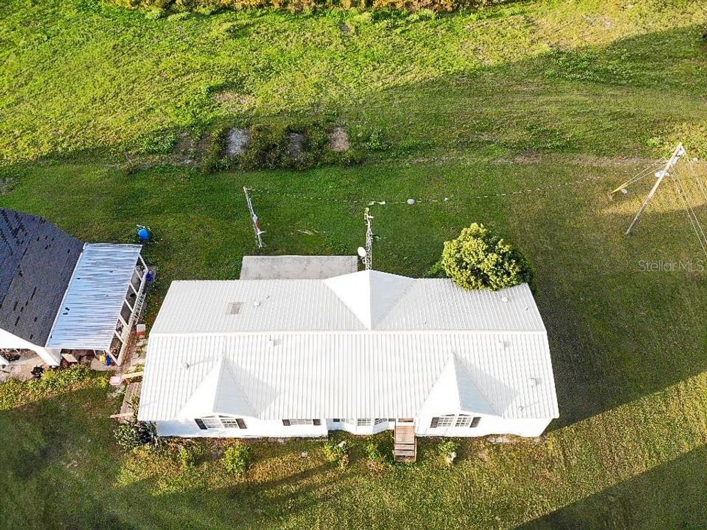 Image 36 of property listing at 16251 SE 161ST COURT, Weirsdale, FL 32195