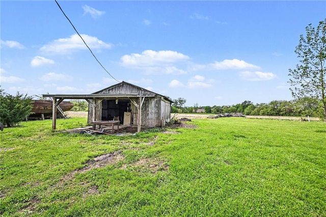 2350 NE Breckenridge Road, Lathrop, MO 64465