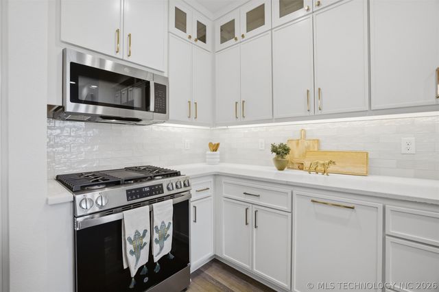 504 E B Street 1104, Jenks, OK 74037