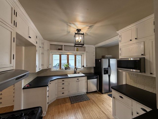 1712 28th STREET, Two Rivers, WI 54241