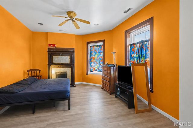 3328 Chippewa Street, St Louis, MO 63118