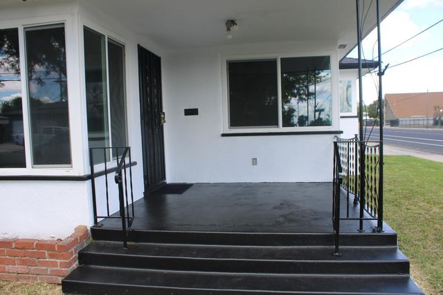 3645 E Cortland Avenue, Fresno, CA 93726