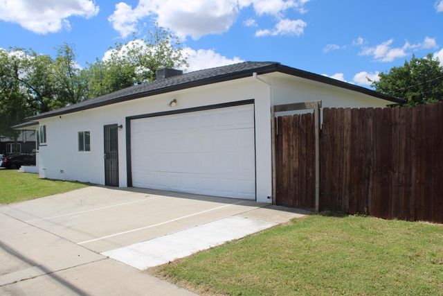 3645 E Cortland Avenue, Fresno, CA 93726