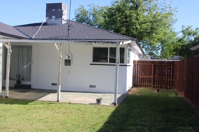 3645 E Cortland Avenue, Fresno, CA 93726