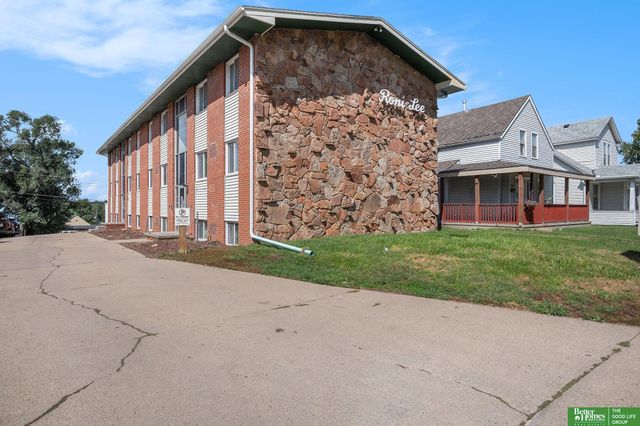 4422 S 25 Street, Omaha, NE 68107