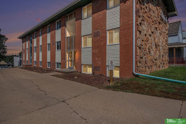 4422 S 25 Street, Omaha, NE 68107