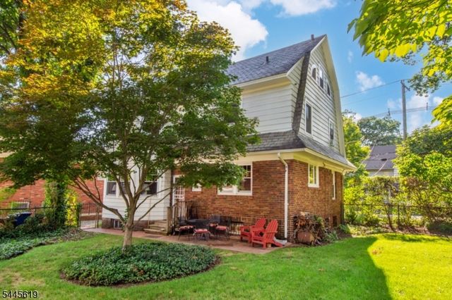 579 Parker St, Newark City, NJ 07104