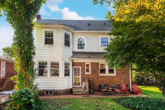 579 Parker St, Newark City, NJ 07104