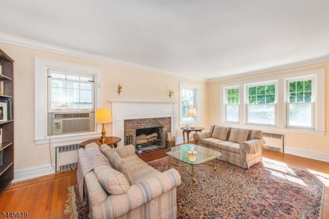 579 Parker St, Newark City, NJ 07104