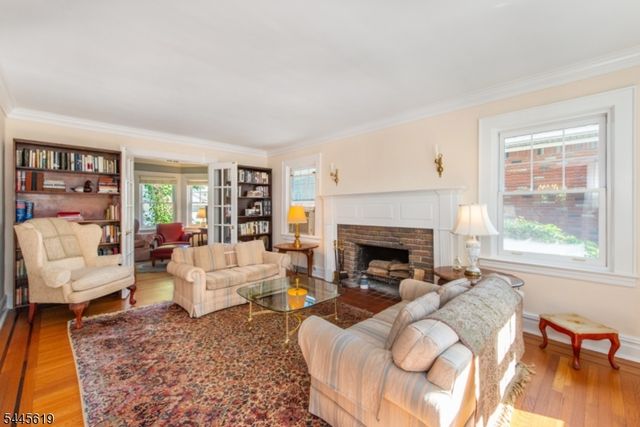 579 Parker St, Newark City, NJ 07104