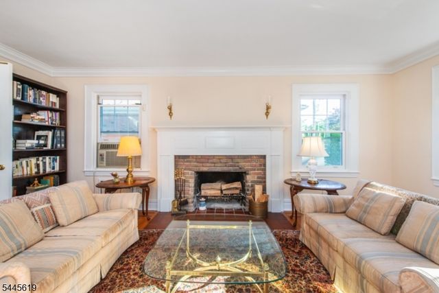 579 Parker St, Newark City, NJ 07104