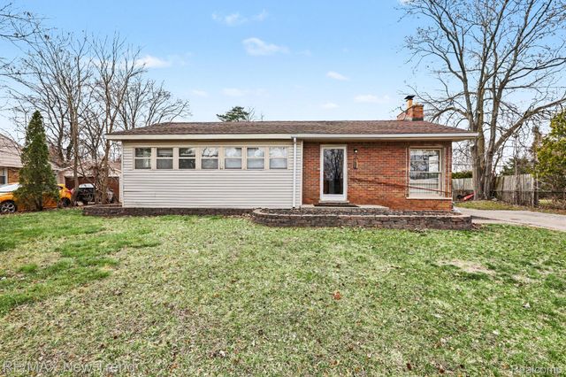 2174 Middlebelt Road, West Bloomfield Charter Township, MI 48324