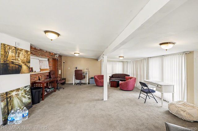 2174 Middlebelt Road, West Bloomfield Charter Township, MI 48324