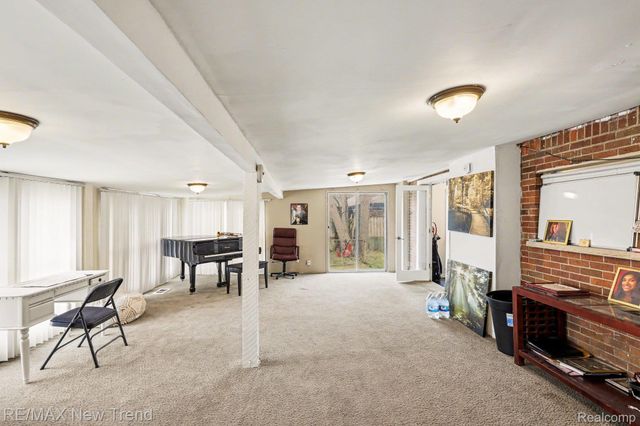 2174 Middlebelt Road, West Bloomfield Charter Township, MI 48324