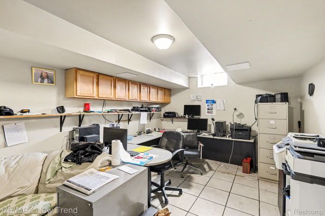 2174 Middlebelt Road, West Bloomfield Charter Township, MI 48324