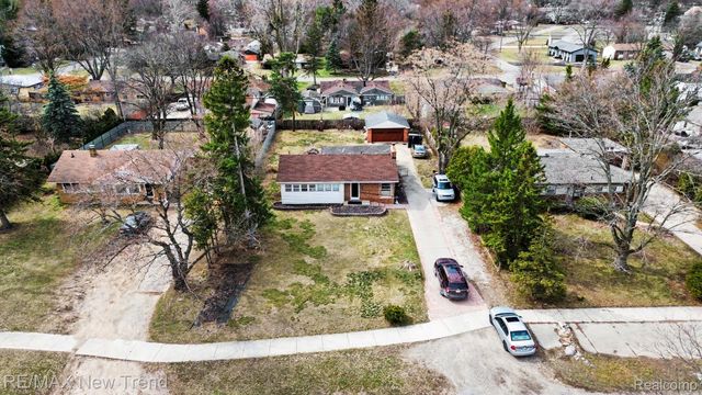 2174 Middlebelt Road, West Bloomfield Charter Township, MI 48324