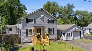 102 Stone Quarry Road, Halfmoon, NY 12065