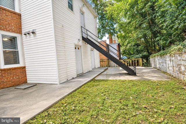 2806 POMEROY RD SE, Washington, DC 20020