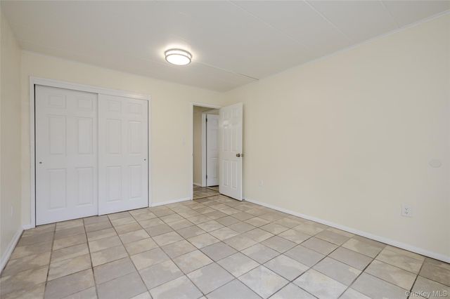 3 Duryea Place 1D, Lynbrook, NY 11563