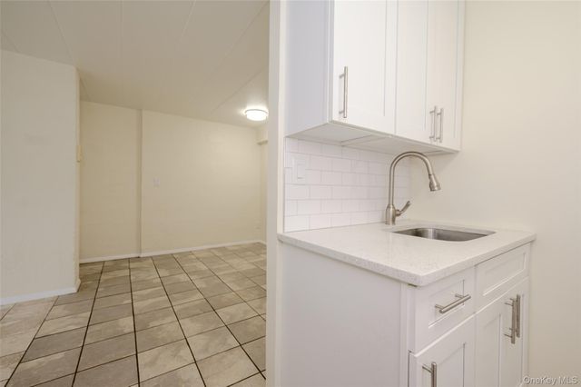 3 Duryea Place 1D, Lynbrook, NY 11563
