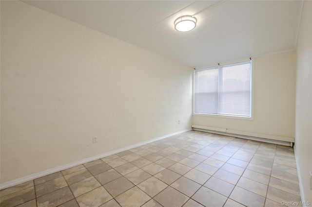 3 Duryea Place 1D, Lynbrook, NY 11563