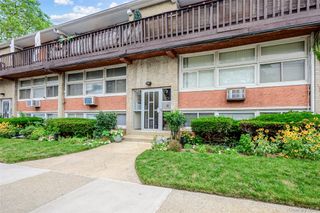3 Duryea Place 1D, Lynbrook, NY 11563