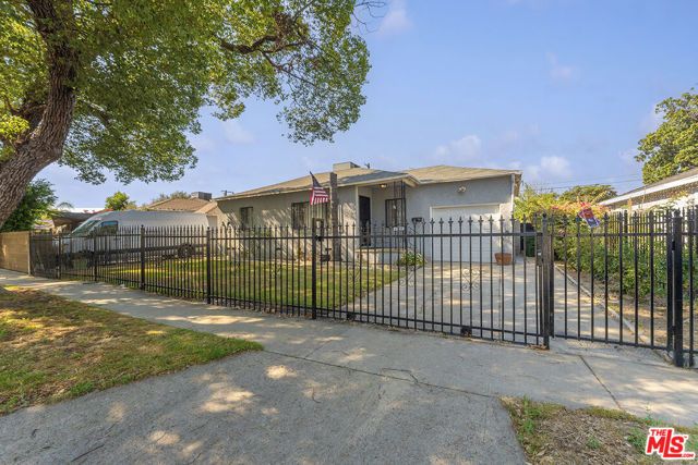 8056 Wakefield Avenue, Panorama City (los Angeles), CA 91402
