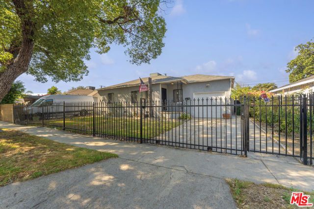 8056 Wakefield Avenue, Panorama City (los Angeles), CA 91402