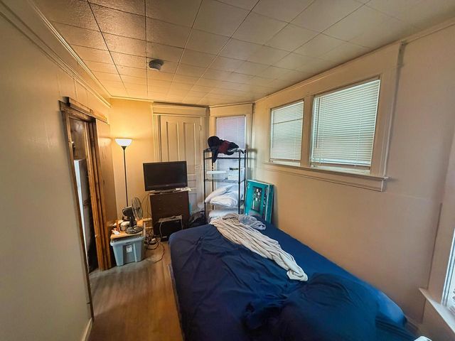 818 Milwaukee AVENUE, South Milwaukee, WI 53172