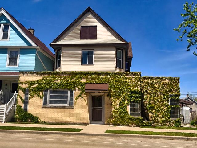 818 Milwaukee AVENUE, South Milwaukee, WI 53172