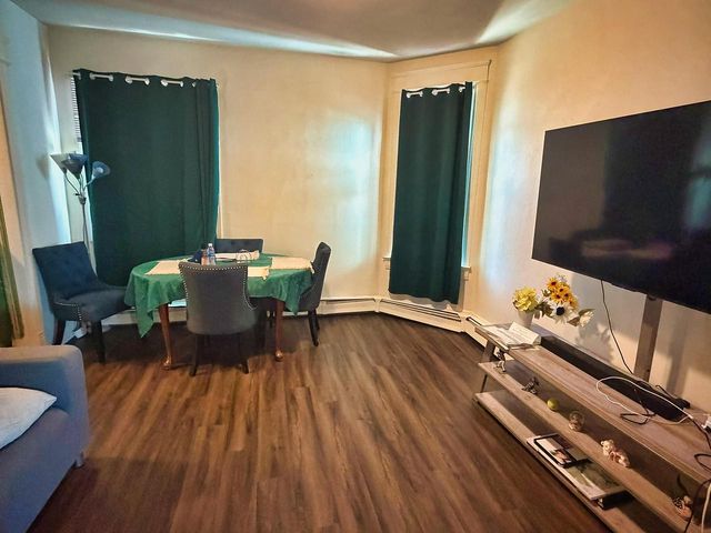 818 Milwaukee AVENUE, South Milwaukee, WI 53172