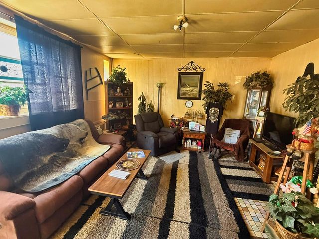 818 Milwaukee AVENUE, South Milwaukee, WI 53172