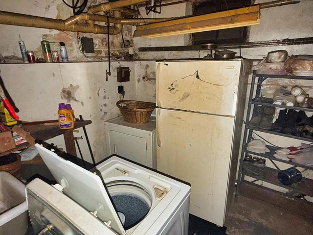 818 Milwaukee AVENUE, South Milwaukee, WI 53172