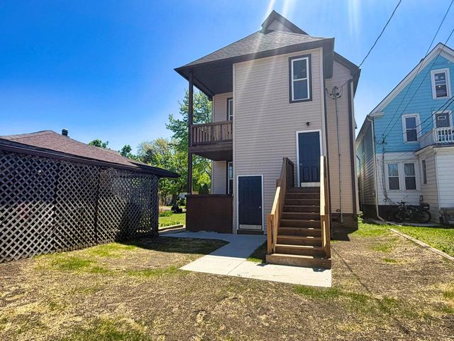 818 Milwaukee AVENUE, South Milwaukee, WI 53172