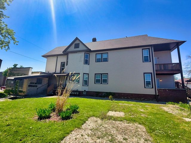 818 Milwaukee AVENUE, South Milwaukee, WI 53172
