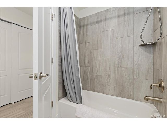 9720 Taylor River Cir, Littleton, CO 80125