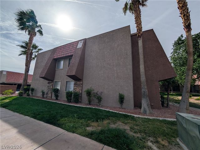 5041 River Glen Drive 91, Las Vegas, NV 89103