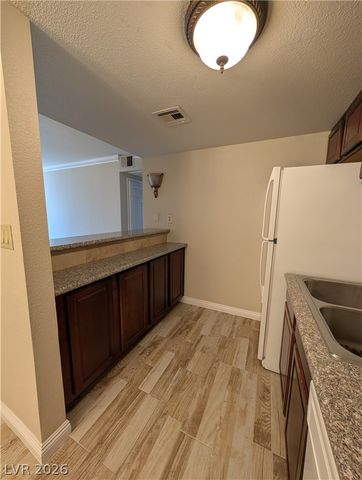 5041 River Glen Drive 91, Las Vegas, NV 89103