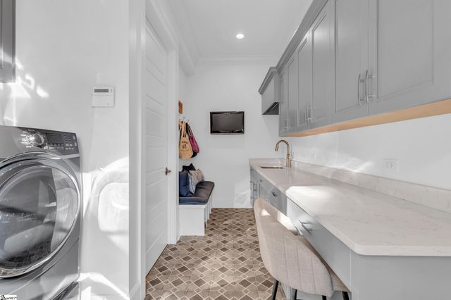 23 Gardenview Avenue, Greenville, SC 29601