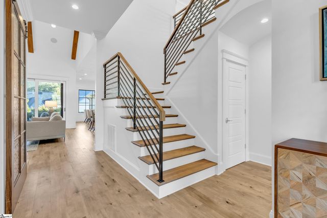 23 Gardenview Avenue, Greenville, SC 29601