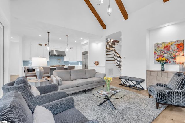 23 Gardenview Avenue, Greenville, SC 29601