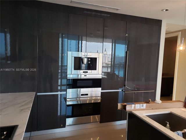 3250 NE 188th St 906, Aventura, FL 33180