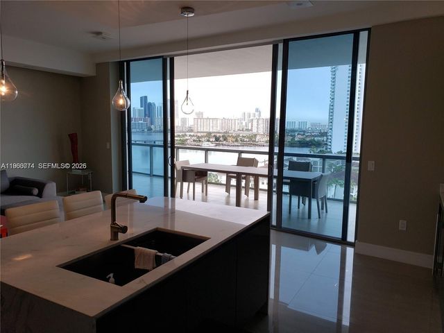 3250 NE 188th St 906, Aventura, FL 33180