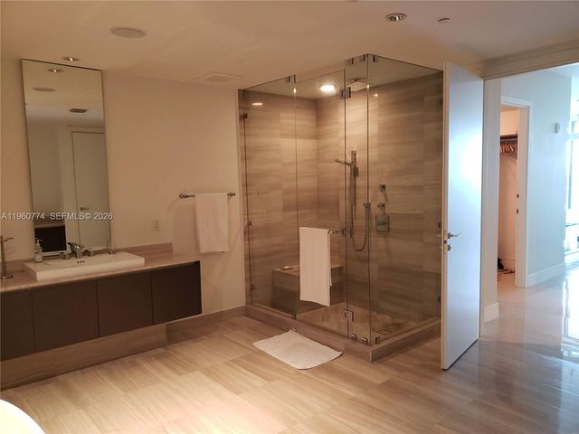 3250 NE 188th St 906, Aventura, FL 33180