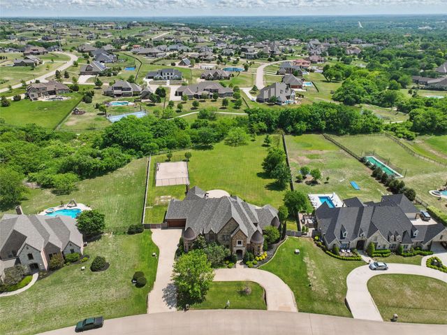 7909 Bella Flora Drive, Fort Worth, TX 76126