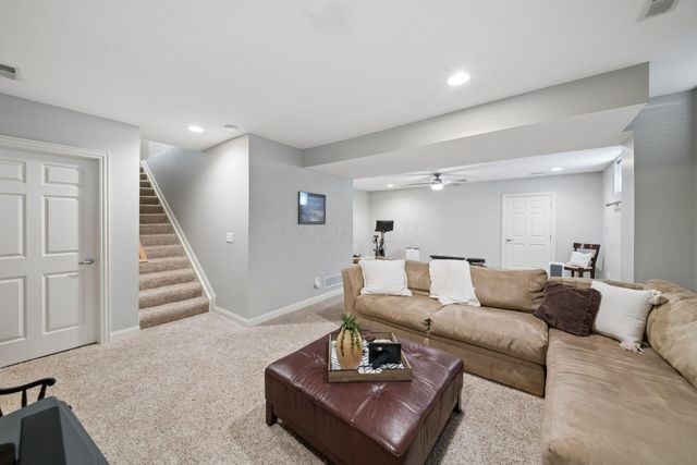 96 Cressingham Lane, Powell, OH 43065